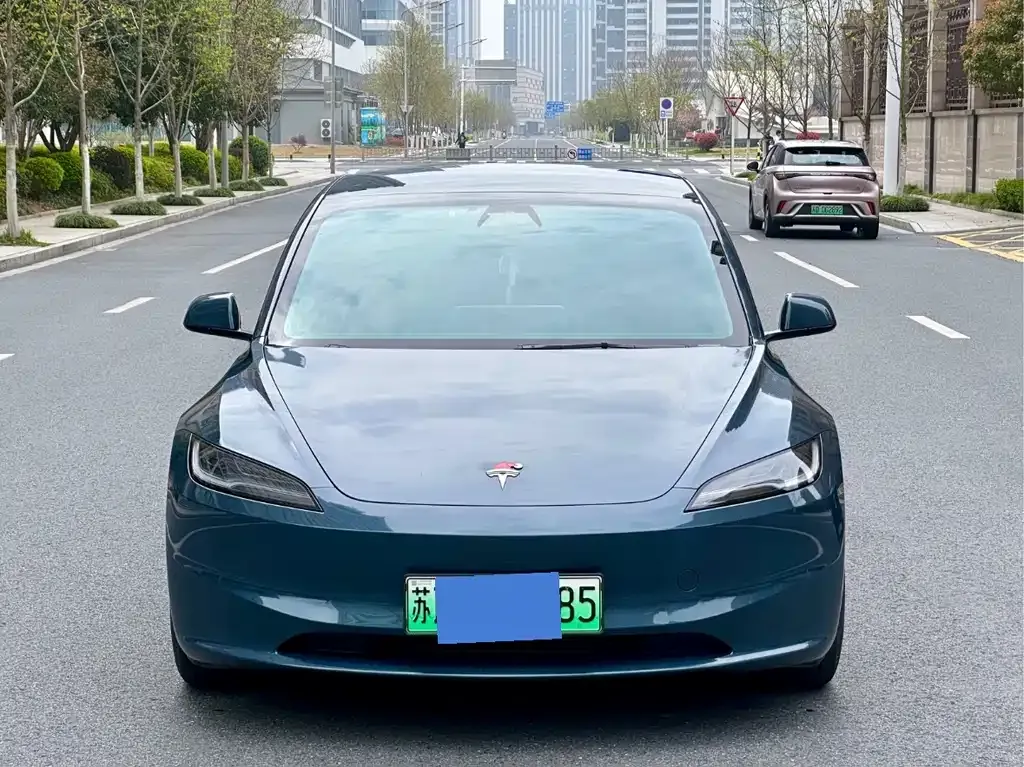 Tesla Model 3 — фото 9