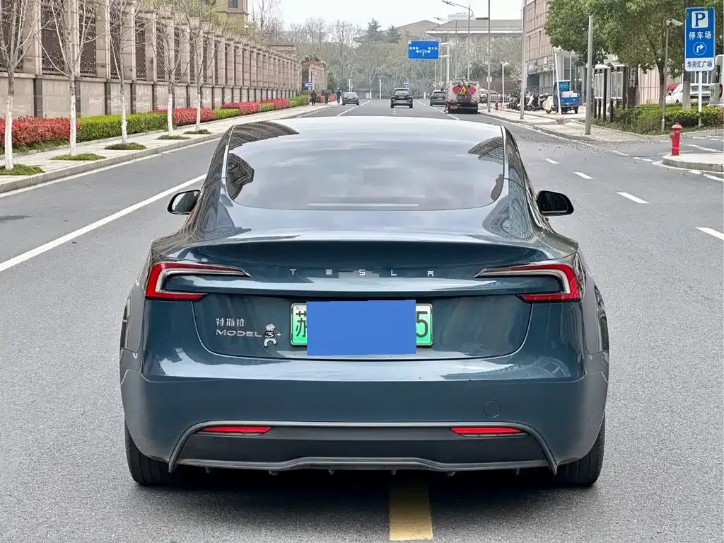 Tesla Model 3 — фото 6