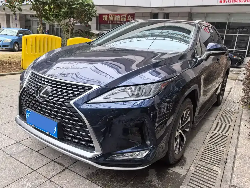 Lexus RX — фото 1