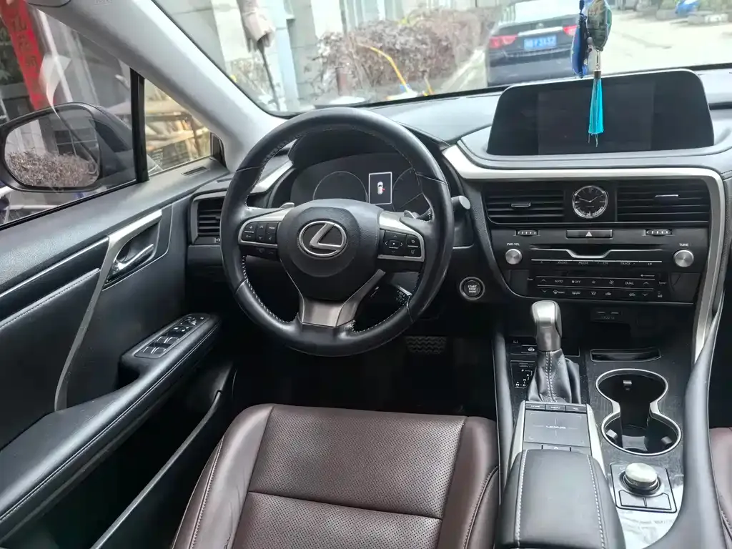 Lexus RX — фото 9