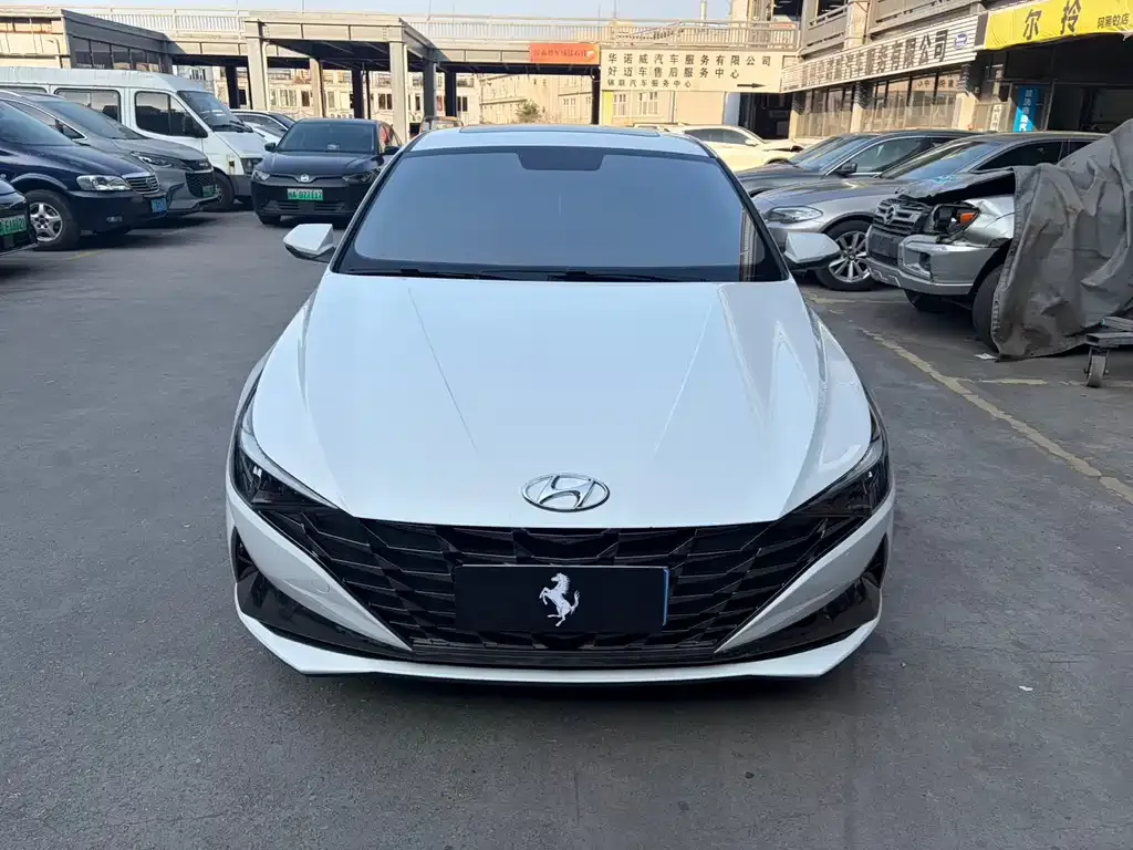 Hyundai Elantra — фото 9