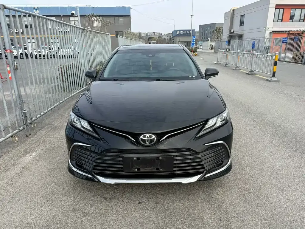 Toyota Camry — фото 6