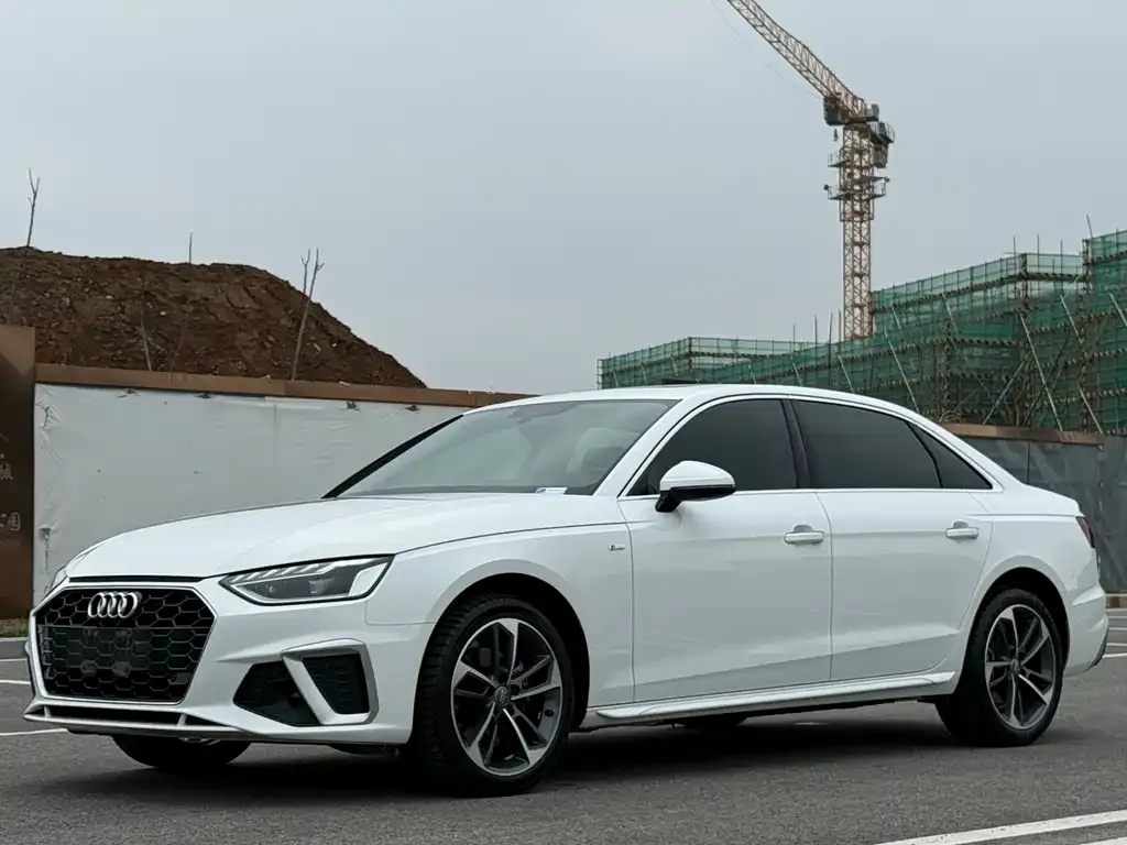 Audi A4L 2022 из CN, фото 1