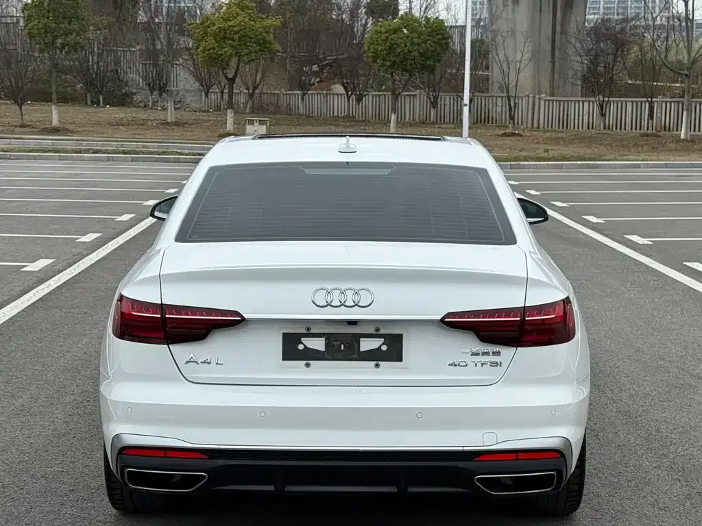 Audi A4L 2022 из CN, фото 7