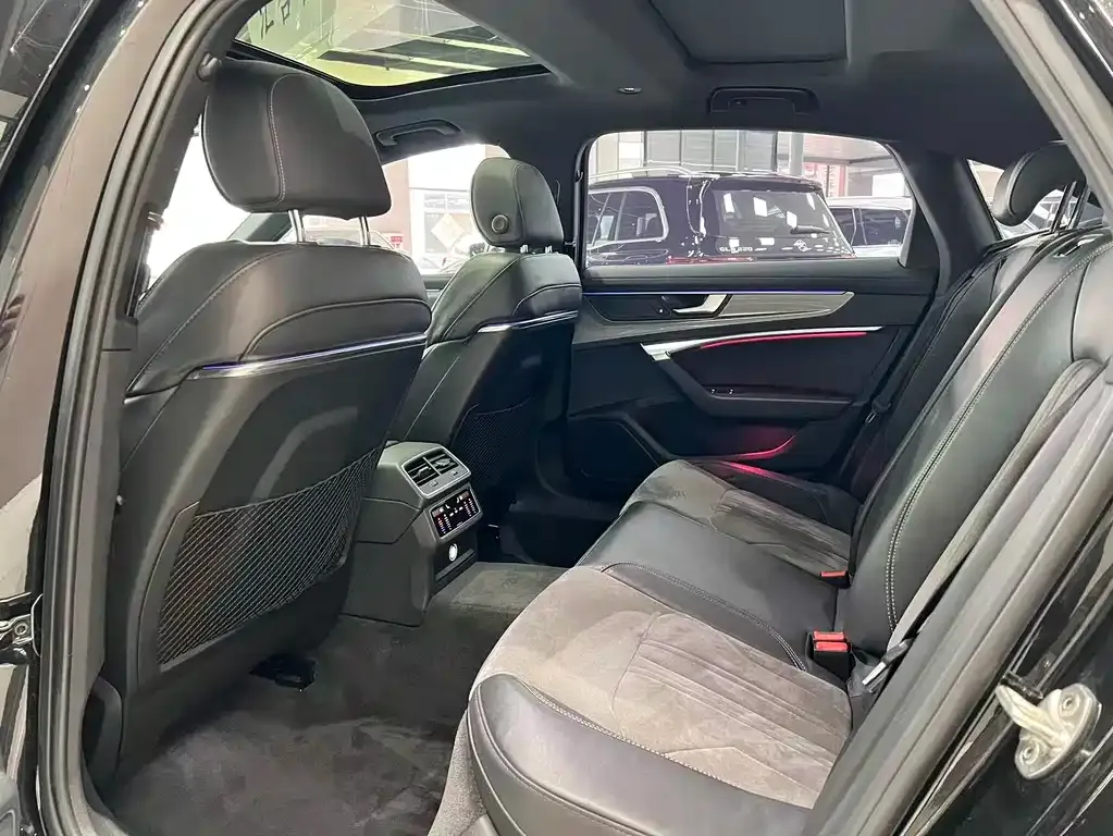 Audi A6L 2022 из CN, фото 6