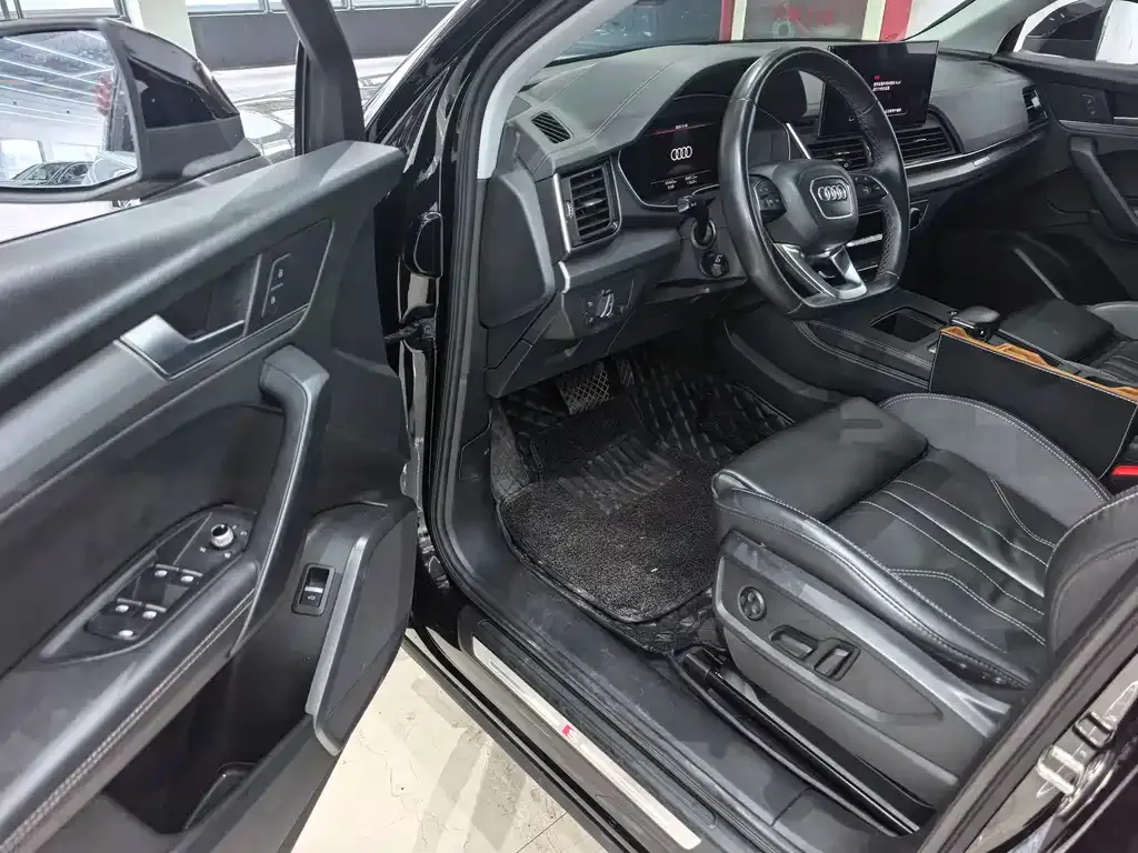 Audi Q5L 2021 из CN, фото 2