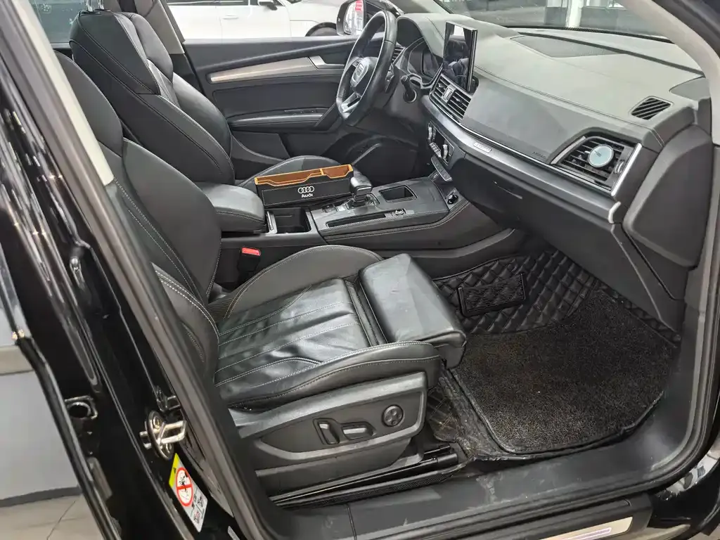 Audi Q5L 2021 из CN, фото 7