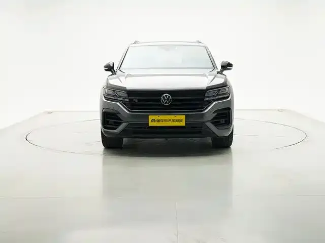 Volkswagen Touareg — фото 6