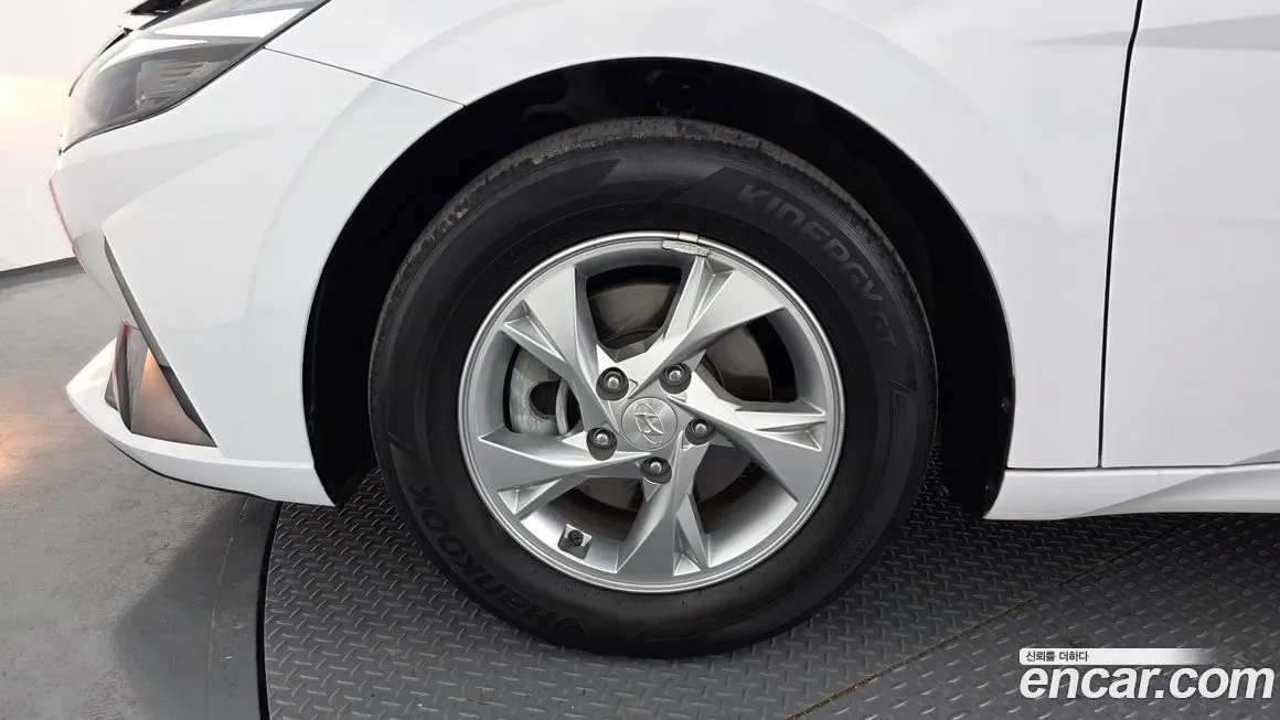 Hyundai AVANTE 2022 из KR, фото 2