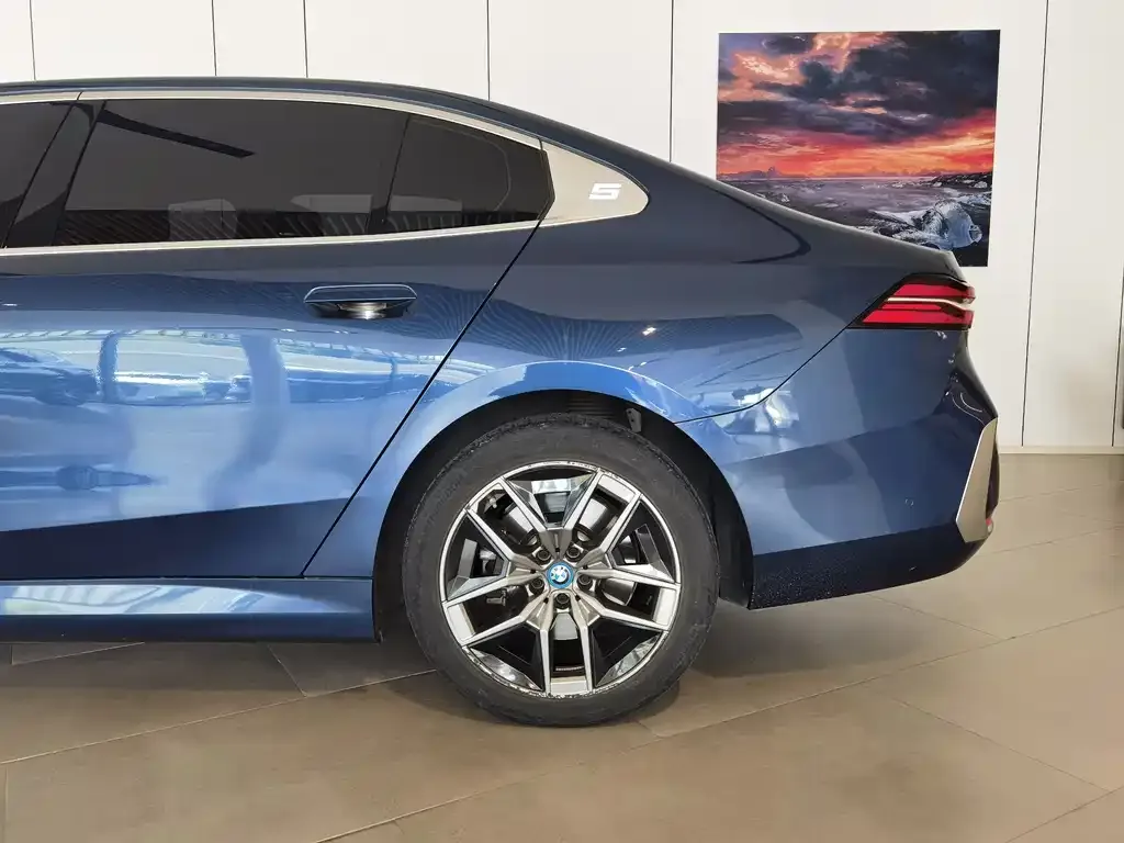 BMW i5 2024 из CN, фото 9