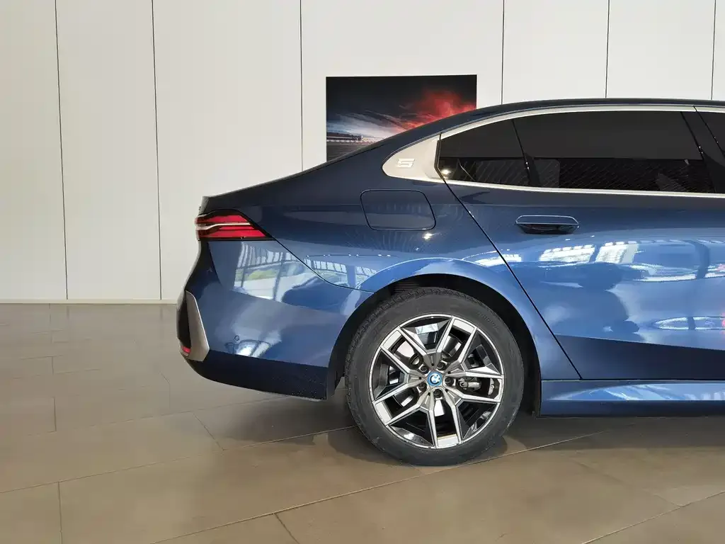 BMW i5 2024 из CN, фото 2
