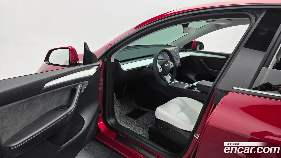 Tesla Model Y — фото 7