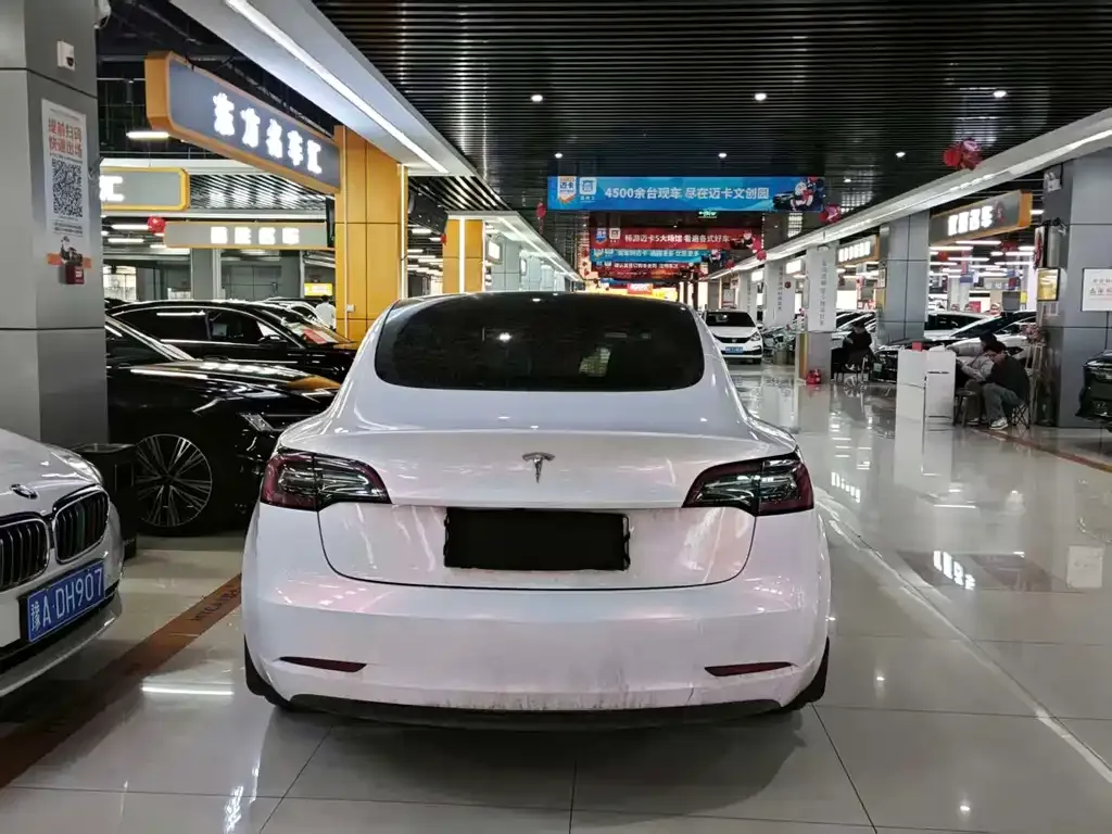 Tesla Model 3 — фото 6