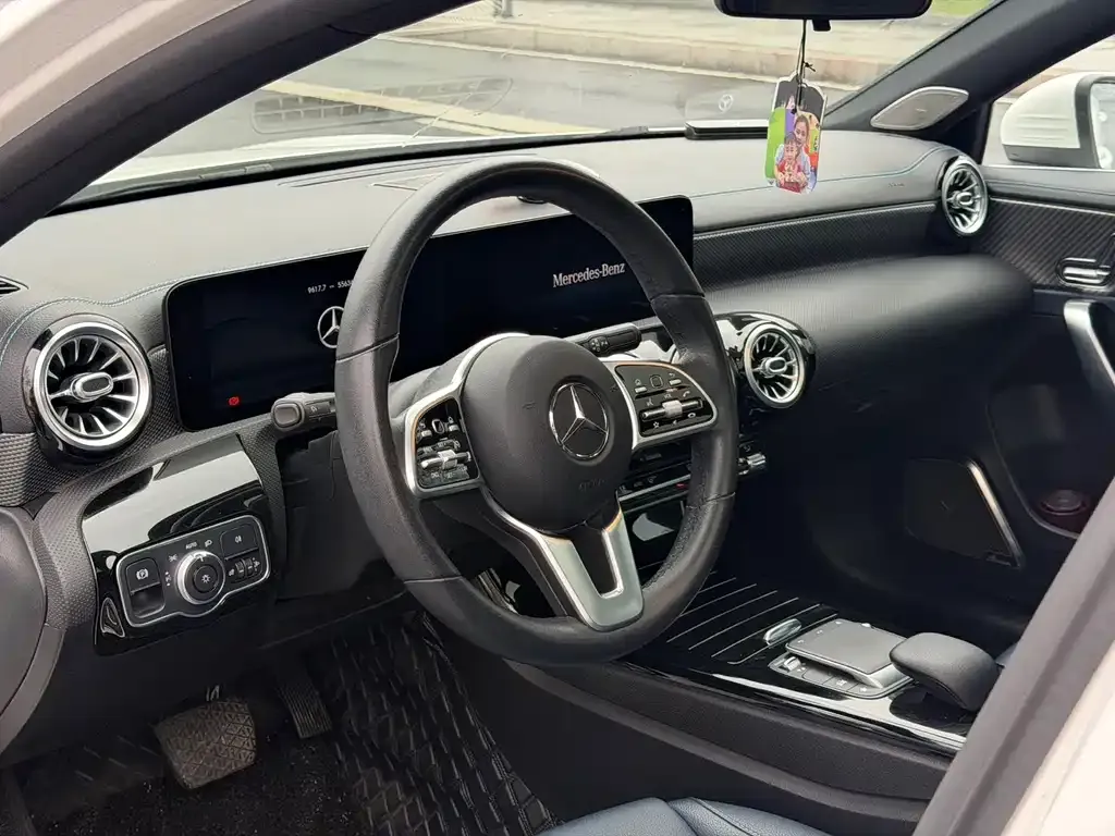 Mercedes-Benz A-Class 2021 из CN, фото 4