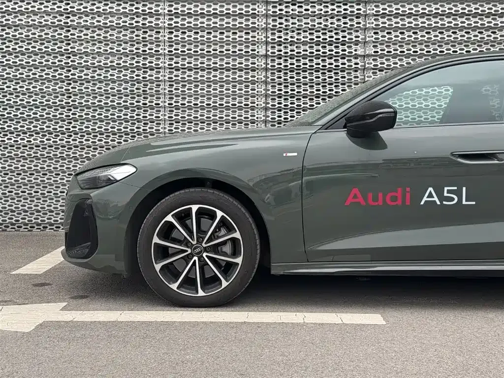 Audi A5L — фото 5