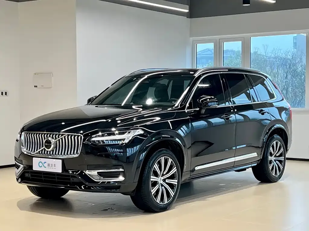 Volvo XC90 — фото 1