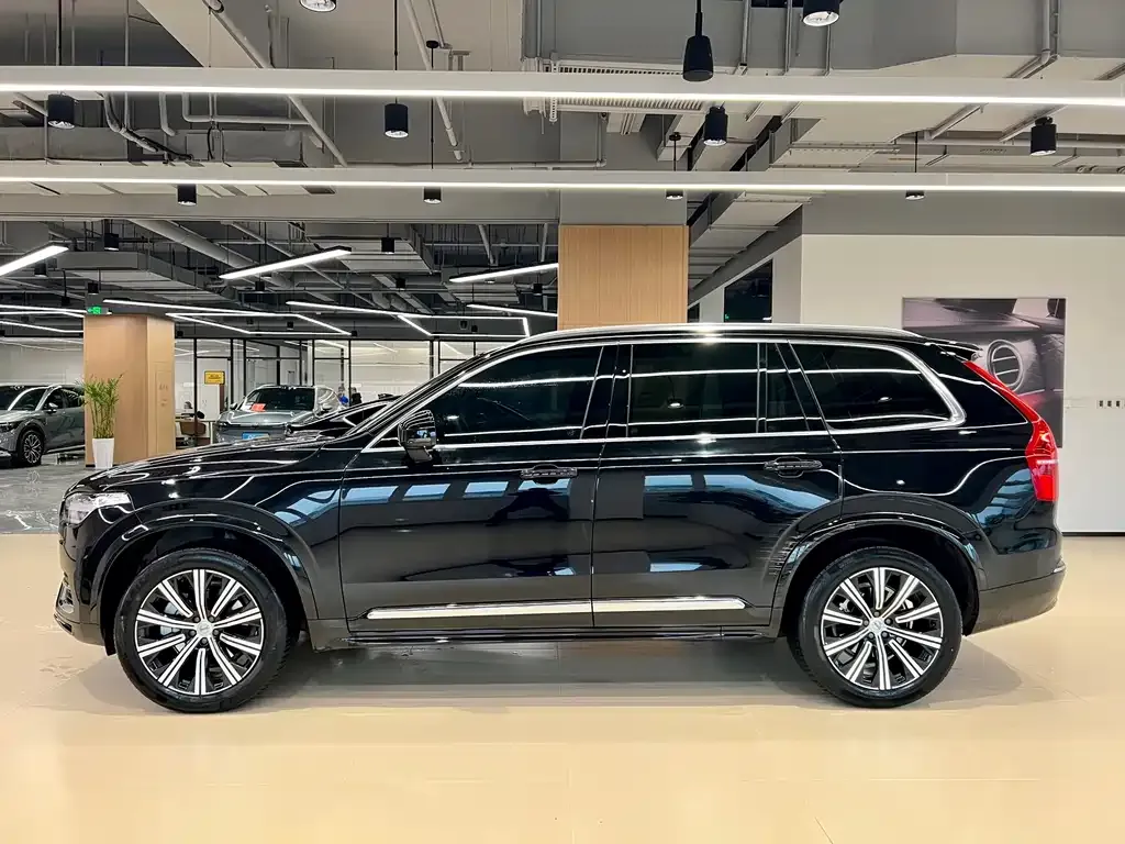 Volvo XC90 — фото 5