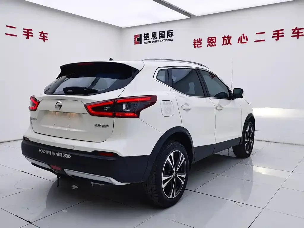 Nissan Qashqai — фото 9