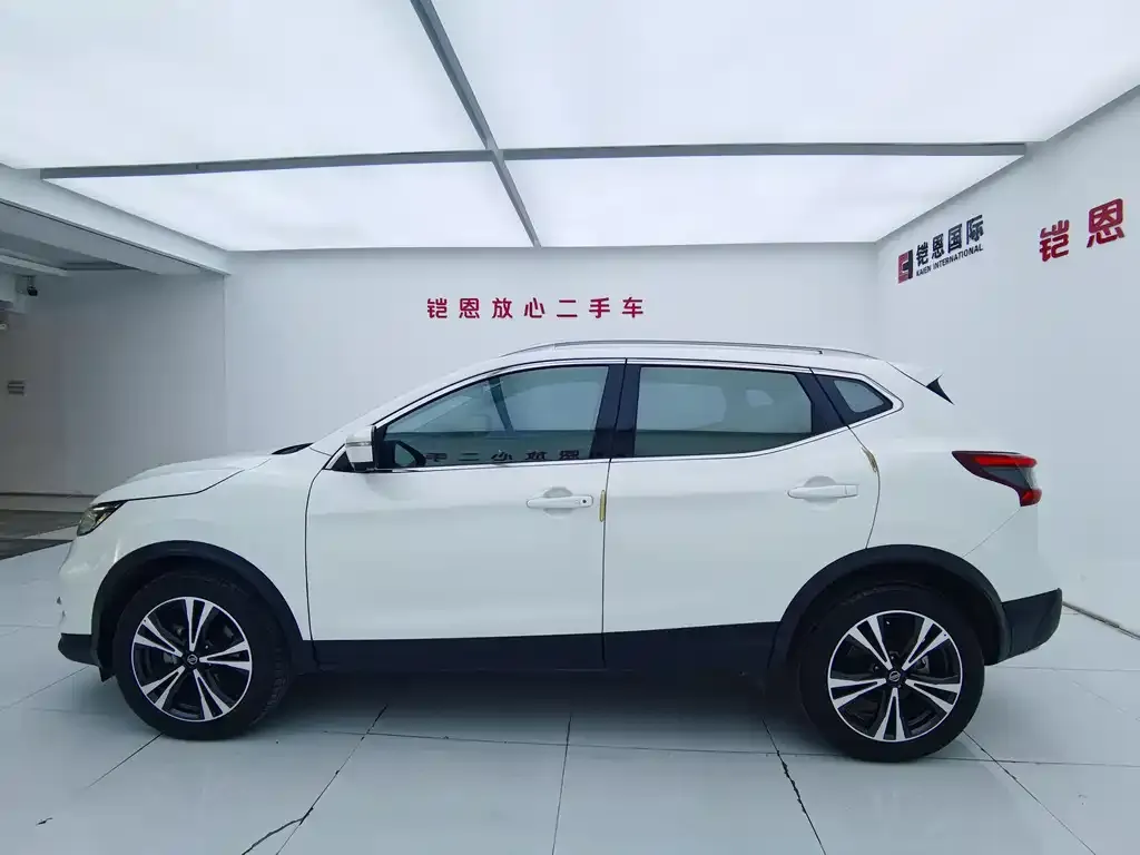 Nissan Qashqai — фото 7