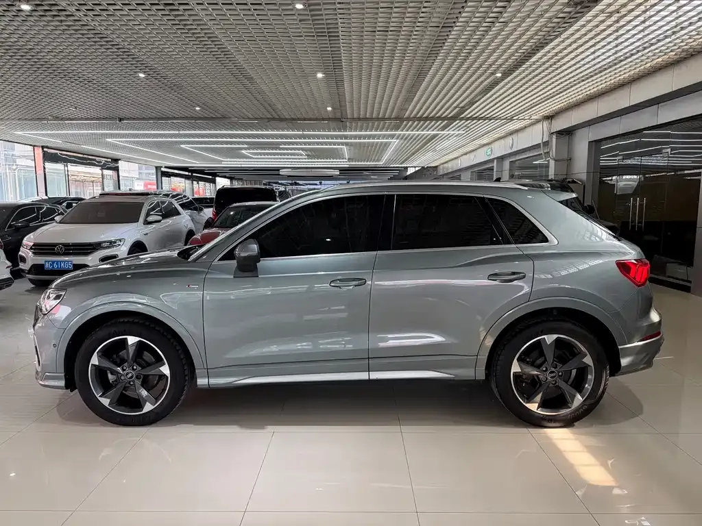 Audi Q3 — фото 10