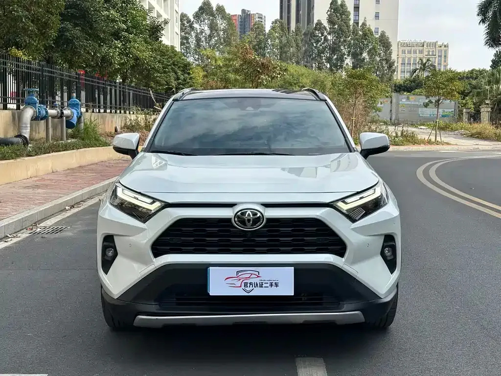 Toyota RAV4 — фото 6