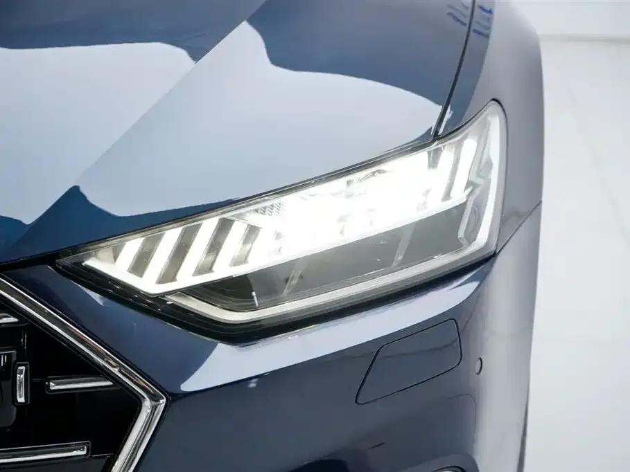 Audi A7L — фото 6