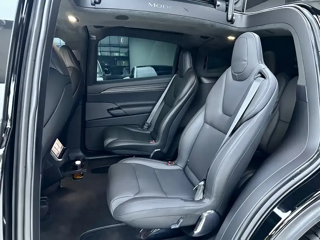 Tesla Model X 2024 из CN, фото 10