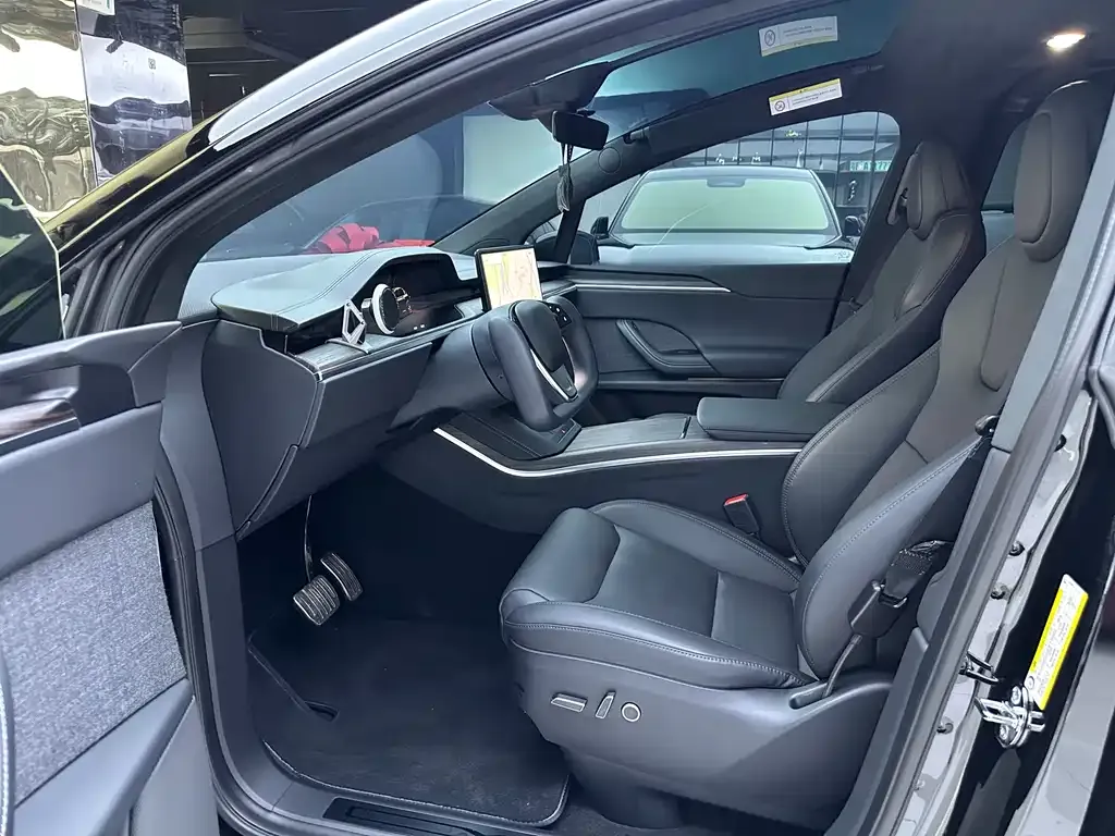Tesla Model X 2024 из CN, фото 7