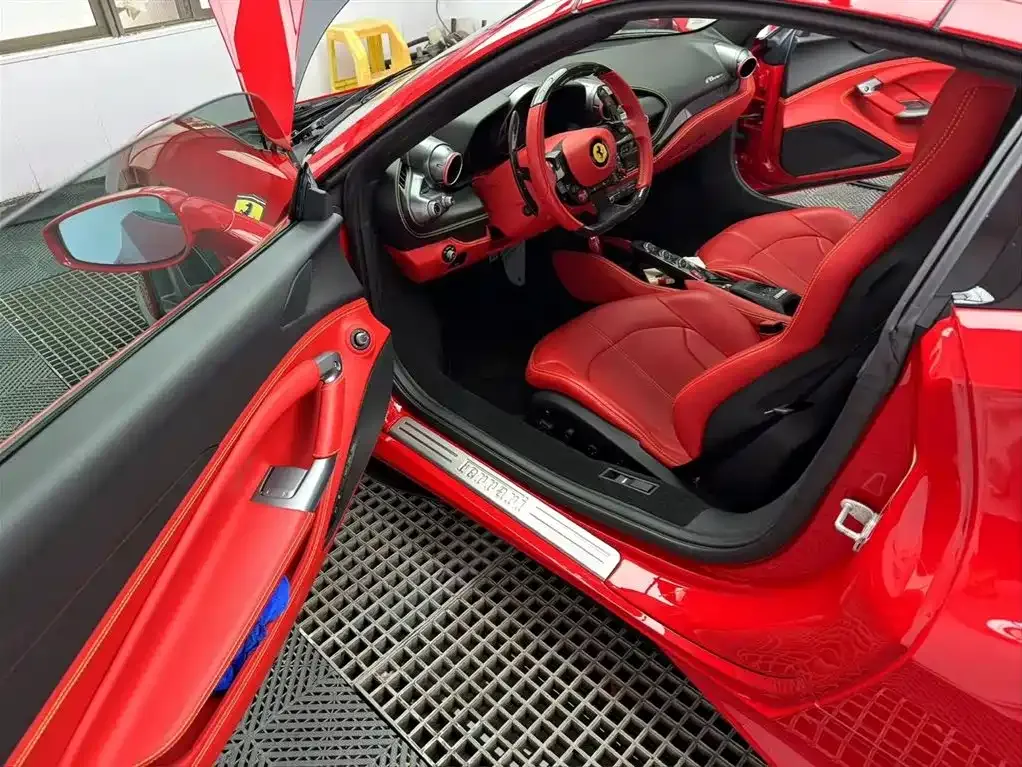 Ferrari F8 — фото 5