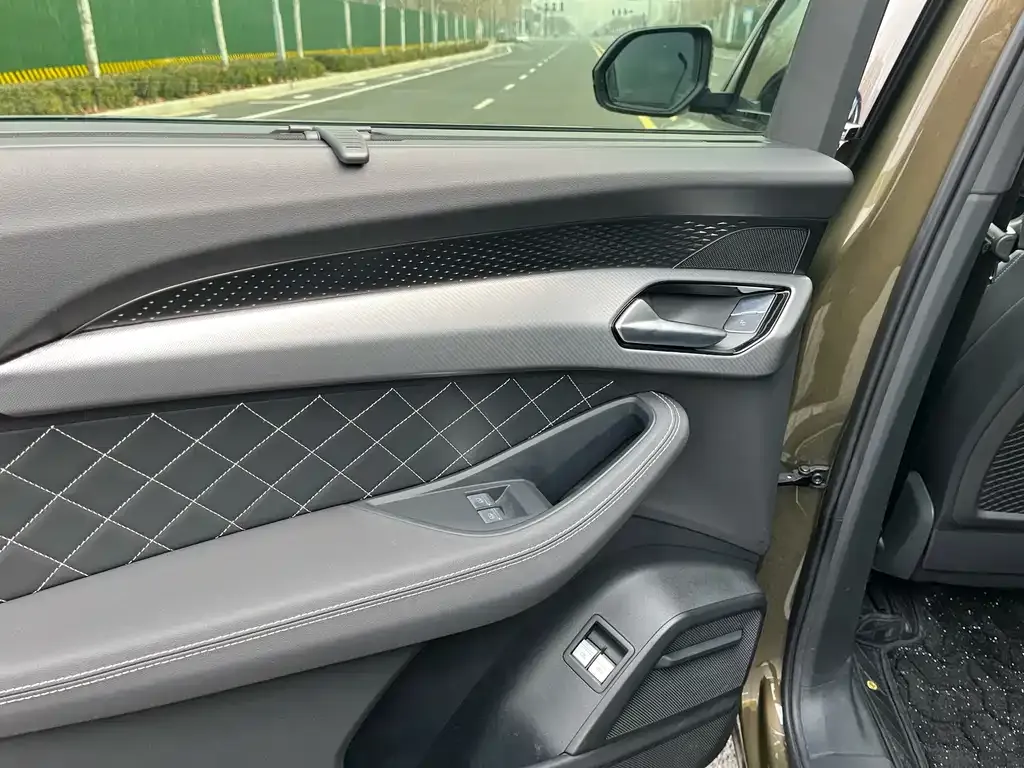 Audi Q6 2025 из CN, фото 2