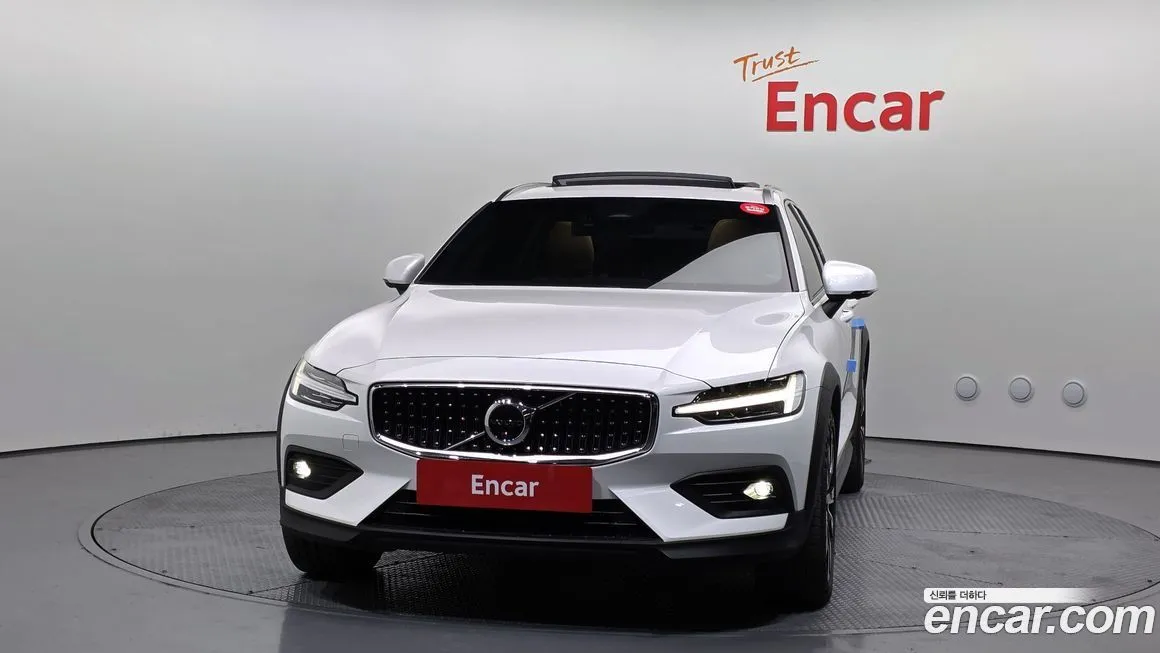 Volvo V60 2023 из KR, фото 10