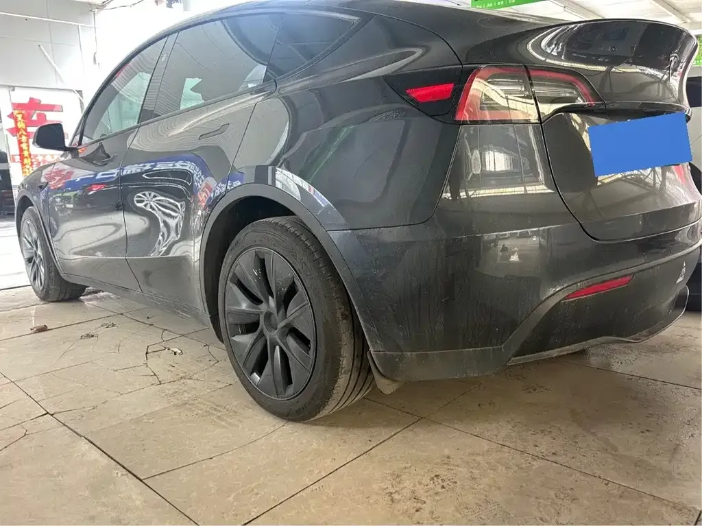Tesla Model Y — фото 5