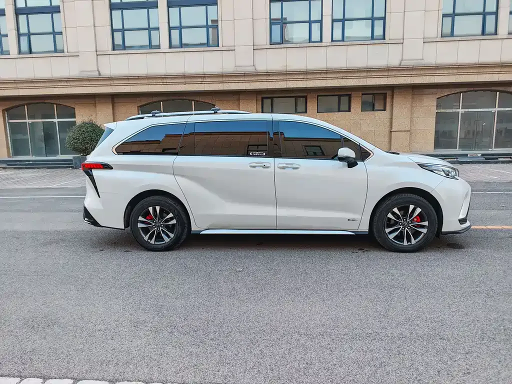 Toyota Granvia 2025 из CN, фото 10