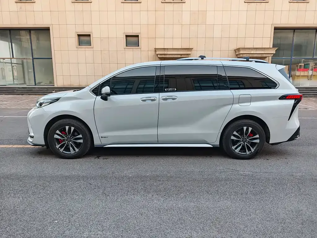 Toyota Granvia 2025 из CN, фото 8