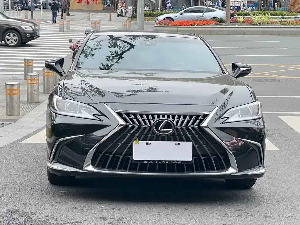 Lexus ES — фото 4