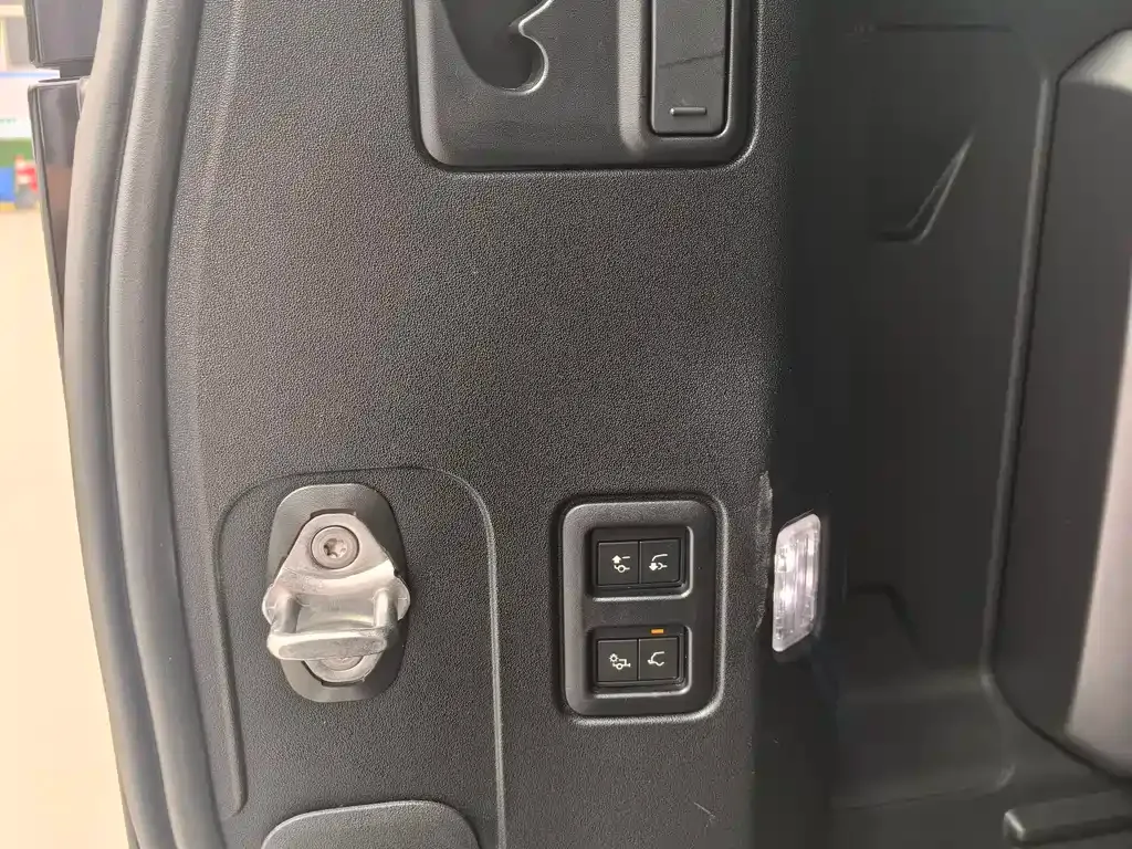 Land Rover Defender — фото 10