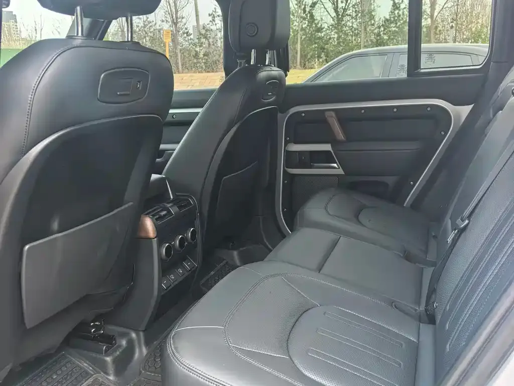 Land Rover Defender — фото 4
