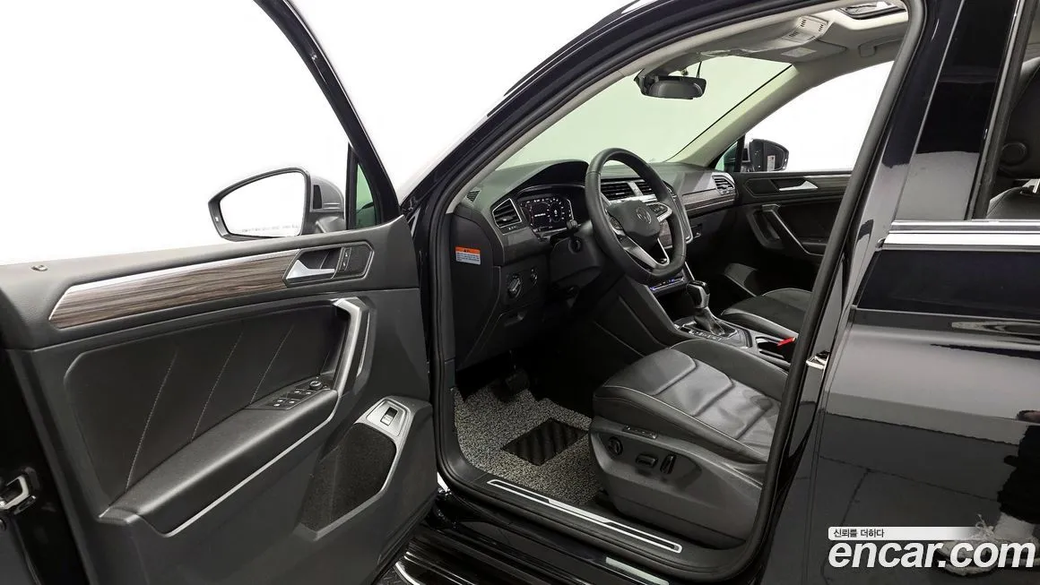 Volkswagen Tiguan — фото 7