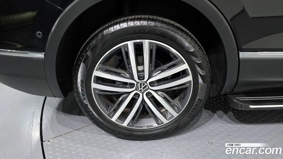 Volkswagen Tiguan — фото 9