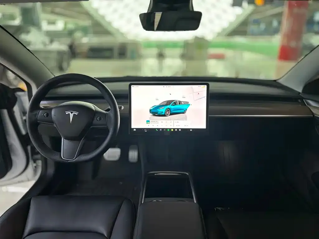 Tesla Model 3 — фото 4
