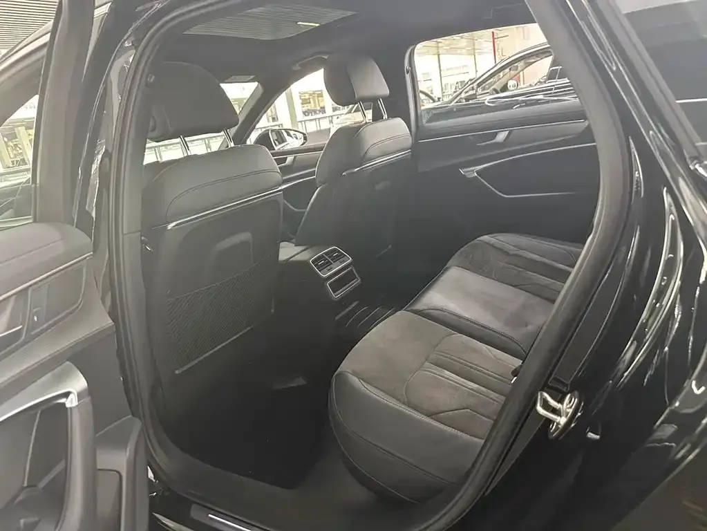 Audi A6L 2022 из CN, фото 4