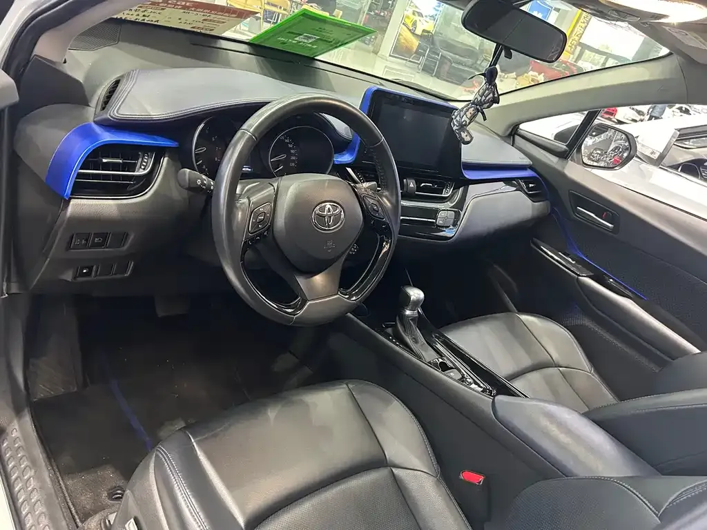 Toyota C-HR — фото 5