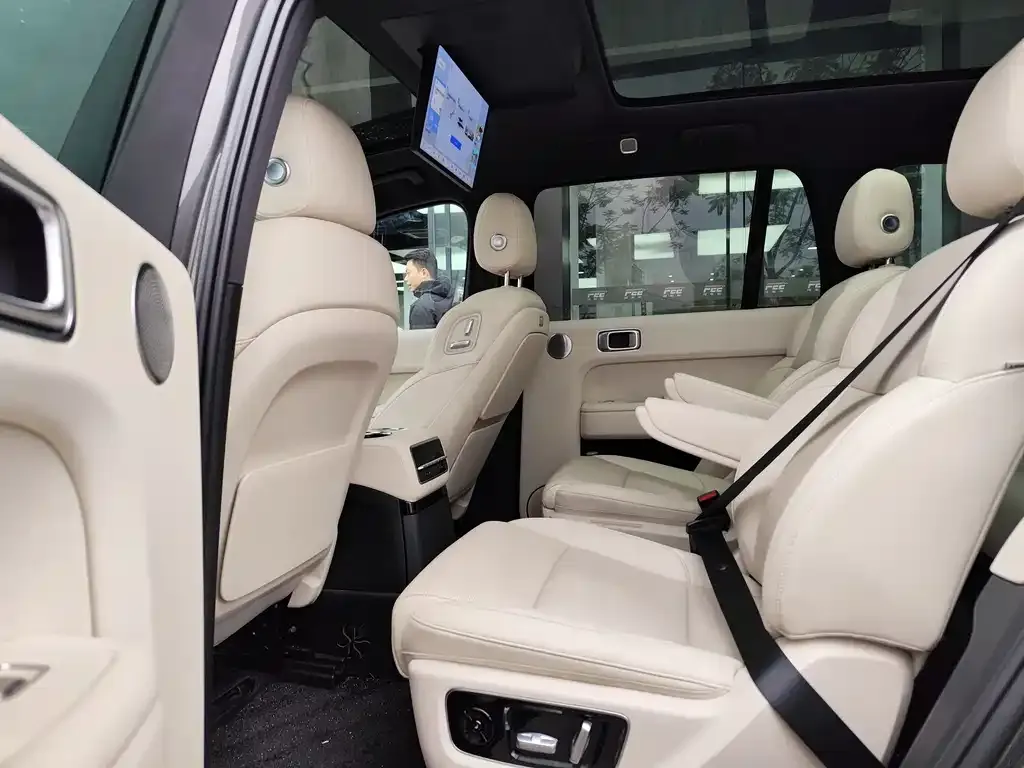 Li Auto L9 — фото 4