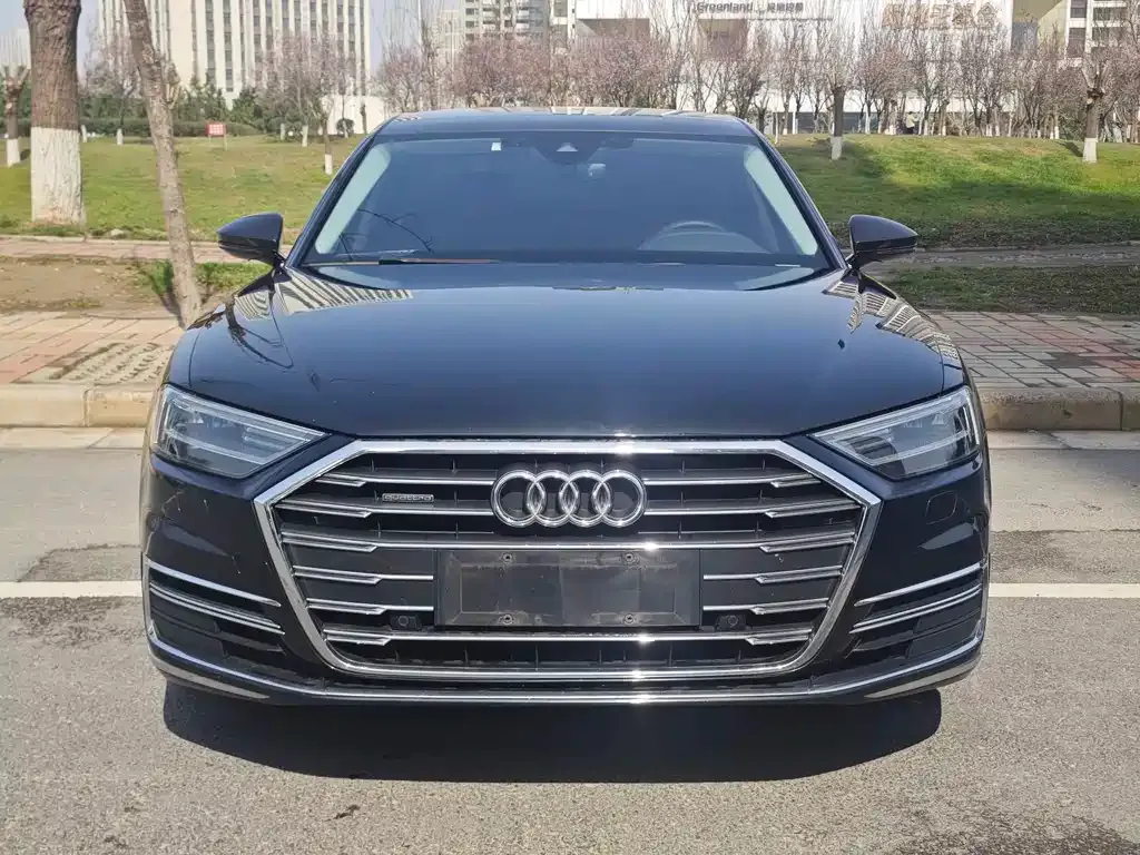 Audi A8 — фото 7