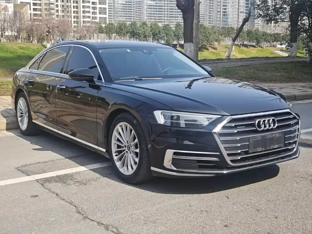 Audi A8 — фото 9