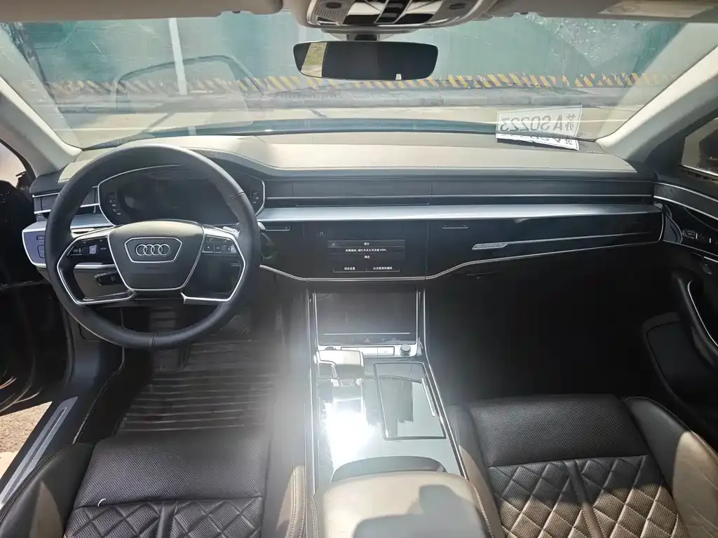 Audi A8 — фото 8