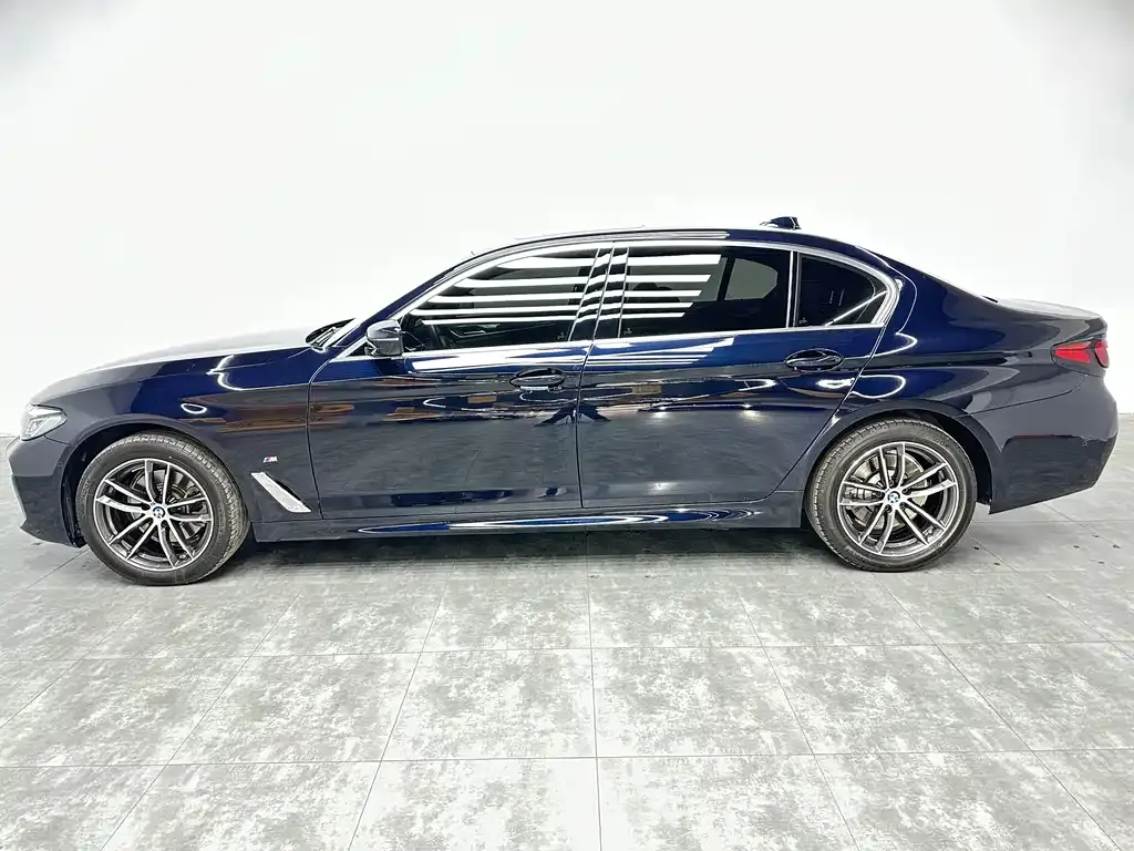 BMW 5 Series — фото 9