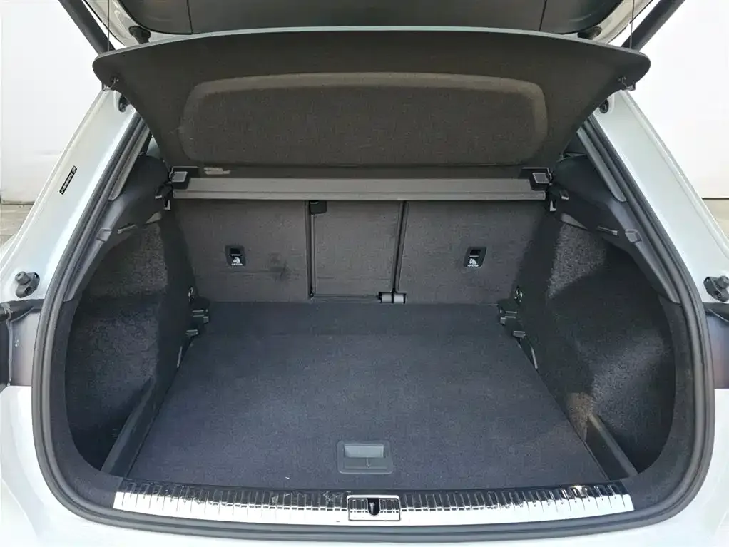 Audi Q3 2024 из CN, фото 2