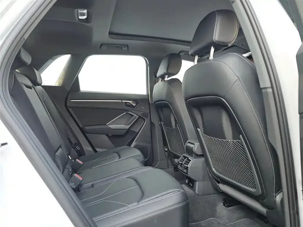 Audi Q3 2024 из CN, фото 7