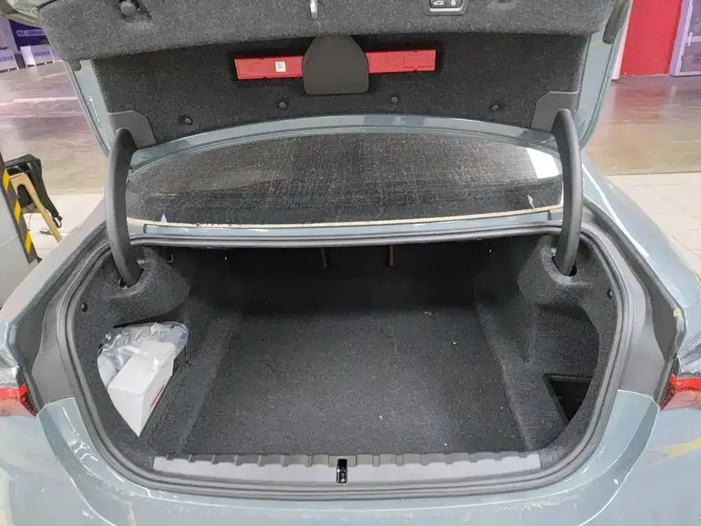 BMW 4 Series 2025 из CN, фото 9